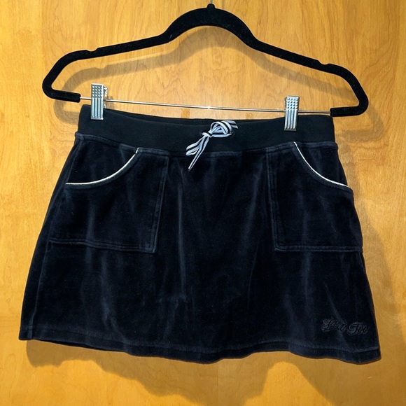 Vintage y2k Limited Too Black Velvet mini skirt with built in shorts - Picture 1 of 6